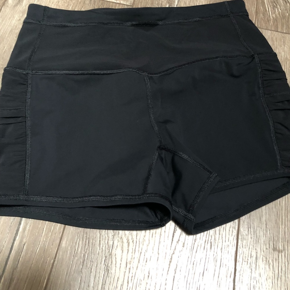 Lululemon Black Shorts (track)? Size 6